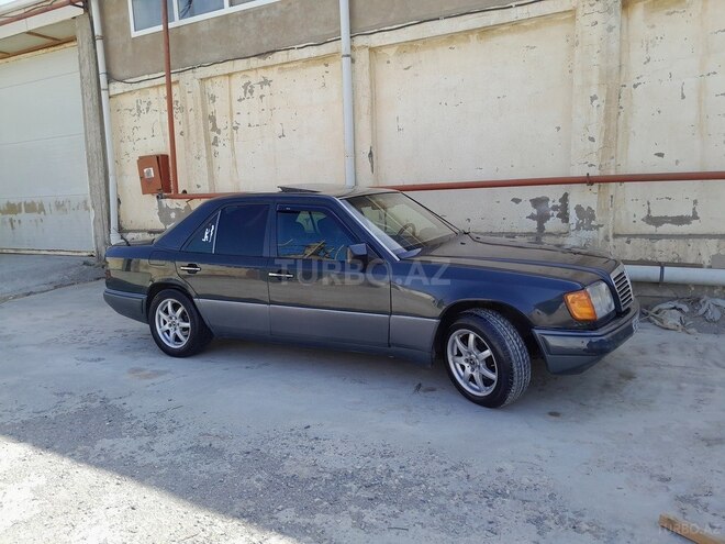 Mercedes E 220 1993, 905,738 km - 2.2 l - Bakı