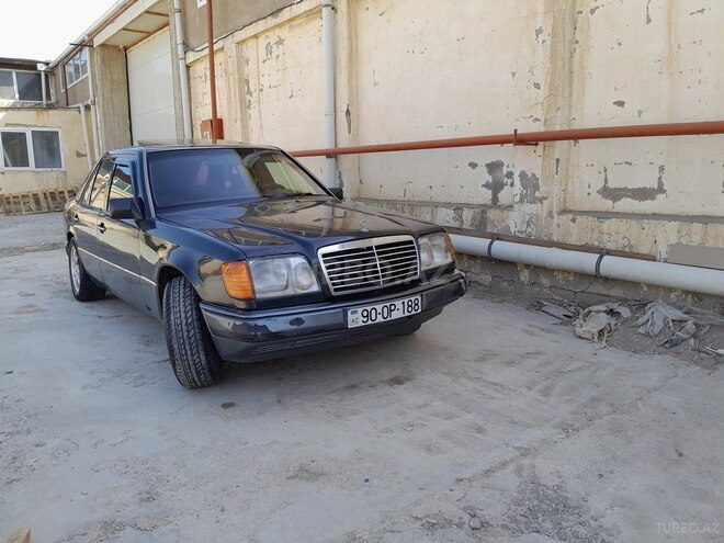 Mercedes E 220 1993, 905,738 km - 2.2 l - Bakı
