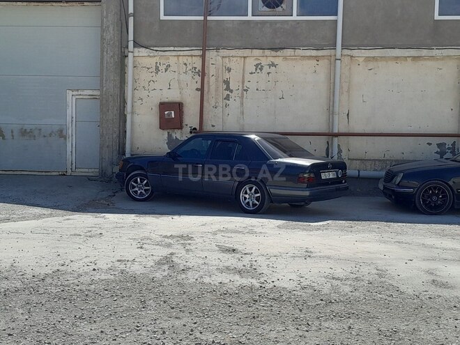 Mercedes E 220 1993, 905,738 km - 2.2 l - Bakı