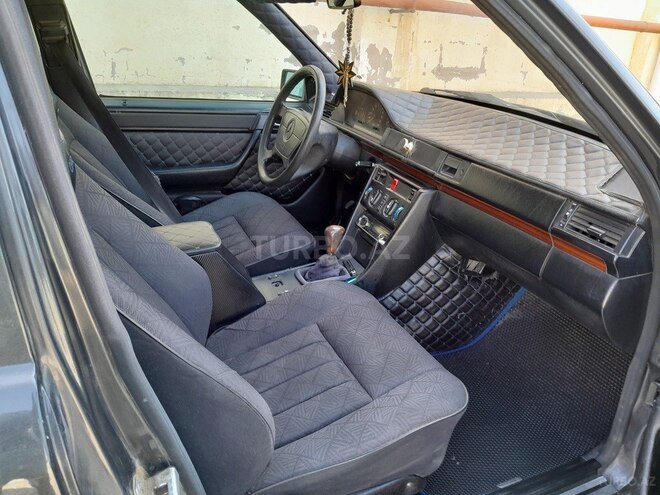Mercedes E 220 1993, 905,738 km - 2.2 l - Bakı
