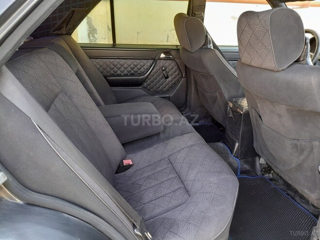 Mercedes E 220 1993, 905,738 km - 2.2 l - Bakı