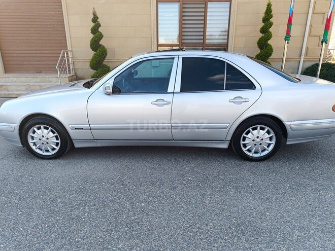 Mercedes E 220 d 1999, 415,560 km - 2.2 l - Bakı