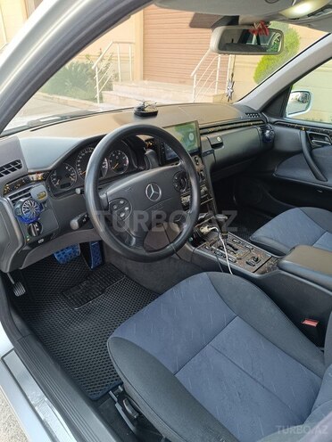 Mercedes E 220 d 1999, 415,560 km - 2.2 l - Bakı