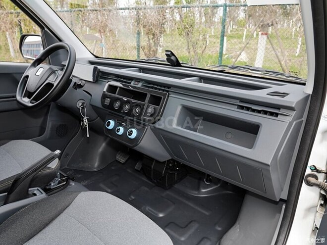 Geely Farizon V6e-8