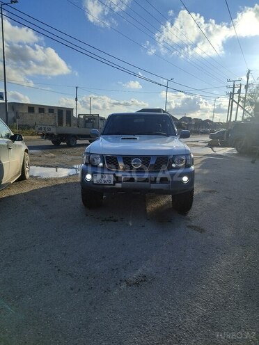 Nissan Patrol 2011, 286,000 km - 3.0 л - Bakı