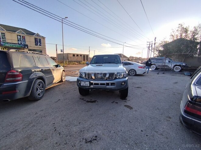 Nissan Patrol 2011, 286,000 km - 3.0 л - Bakı