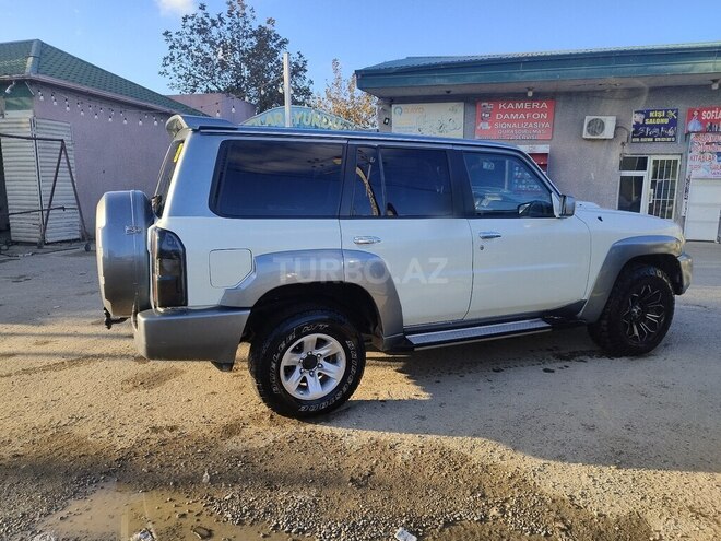 Nissan Patrol 2011, 286,000 km - 3.0 л - Bakı