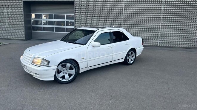 Mercedes C 220 d 2000, 385,693 km - 2.2 l - Bakı