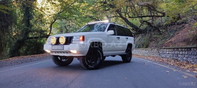 Jeep Grand Cherokee 1996, 271,000 km - 5.2 l - Qax