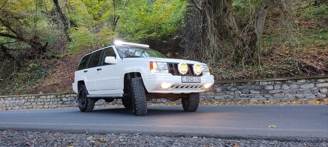 Jeep Grand Cherokee 1996, 271,000 km - 5.2 l - Qax