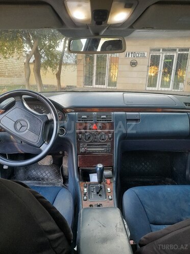 Mercedes E 240 1997, 300,000 km - 2.4 l - Ağsu