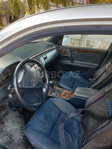 Mercedes E 240 1997, 300,000 km - 2.4 l - Ağsu