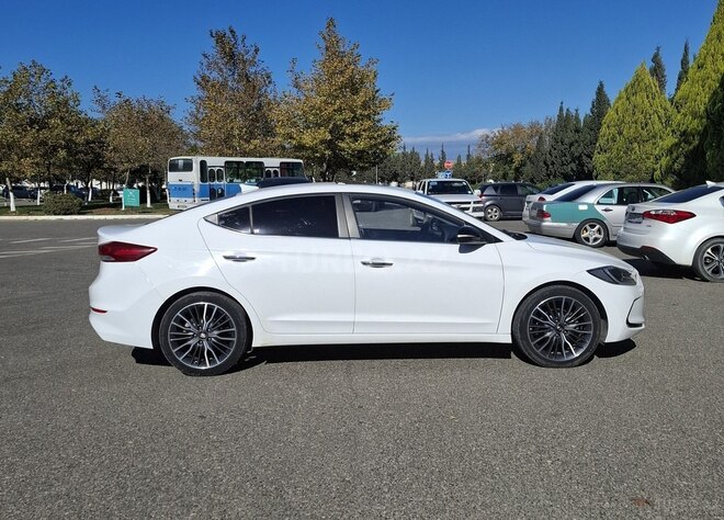 Hyundai Avante 2015, 178,388 km - 1.6 l - Sumqayıt