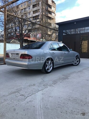 Mercedes E 270 2000, 500,000 km - 2.7 l - Bakı
