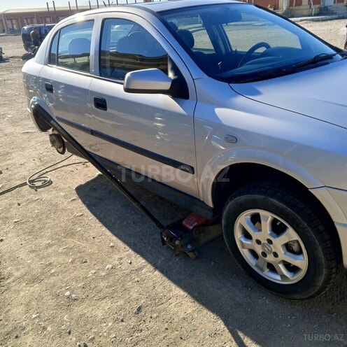 Opel Astra 2001, 300,000 km - 1.6 l - Gəncə