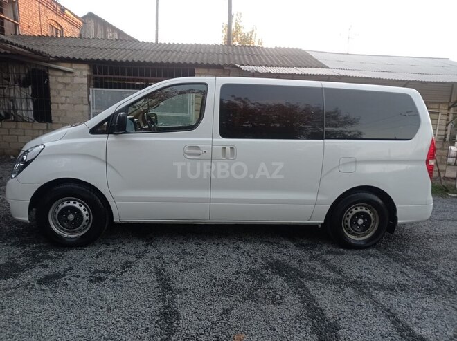 Hyundai H-1 2011, 437,931 km - 2.5 l - Balakən