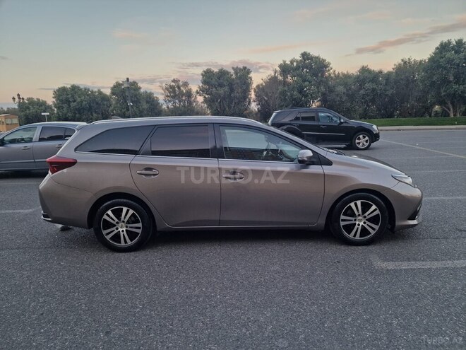 Toyota Auris 2015, 230,000 km - 1.4 l - Bakı