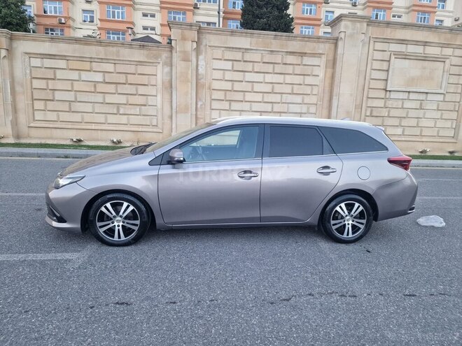 Toyota Auris 2015, 230,000 km - 1.4 l - Bakı