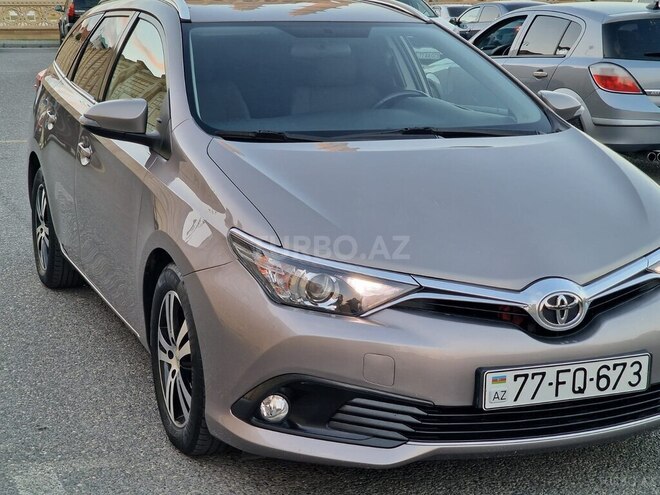 Toyota Auris 2015, 230,000 km - 1.4 l - Bakı