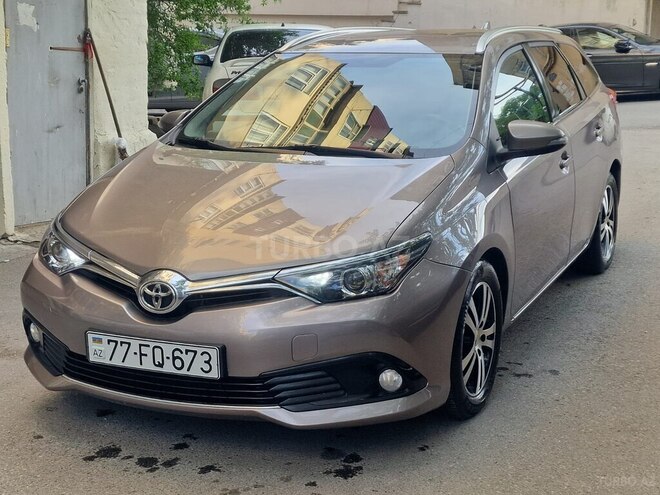 Toyota Auris 2015, 230,000 km - 1.4 l - Bakı