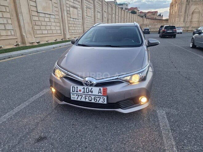 Toyota Auris 2015, 230,000 km - 1.4 l - Bakı