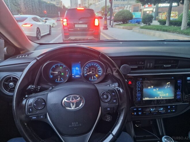 Toyota Auris 2015, 230,000 km - 1.4 l - Bakı