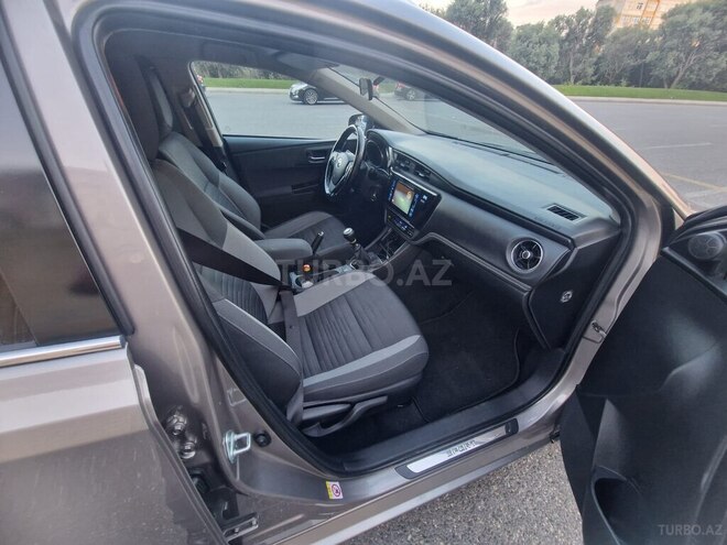Toyota Auris 2015, 230,000 km - 1.4 l - Bakı