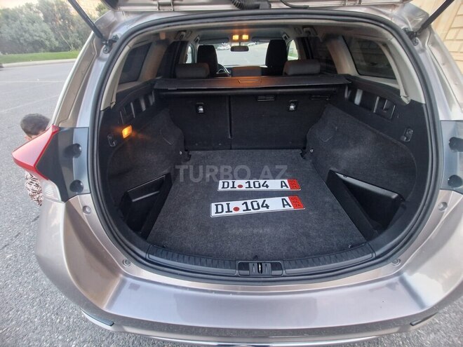 Toyota Auris 2015, 230,000 km - 1.4 l - Bakı
