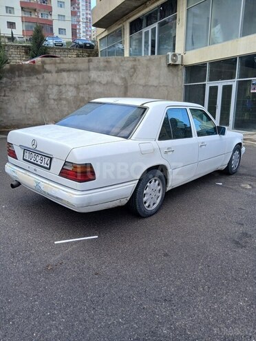 Mercedes E 250 1993, 380,000 km - 2.5 л - Bakı