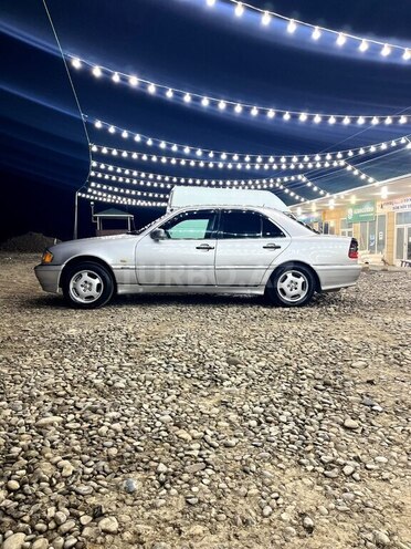 Mercedes C 220 d 1998, 332,336 km - 2.2 l - Salyan