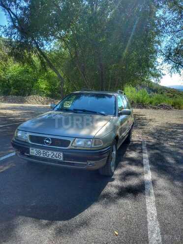 Opel Astra 1996, 342,000 km - 1.6 l - Qusar