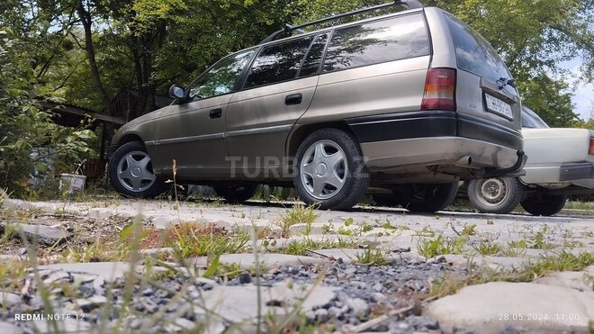 Opel Astra 1996, 342,000 km - 1.6 l - Qusar