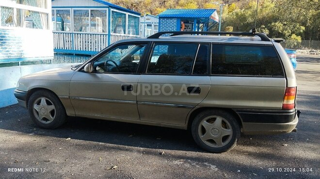 Opel Astra 1996, 342,000 km - 1.6 l - Qusar