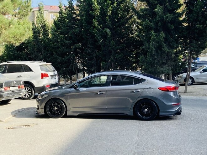 Hyundai Elantra 2017, 85,600 km - 2.0 l - Sumqayıt
