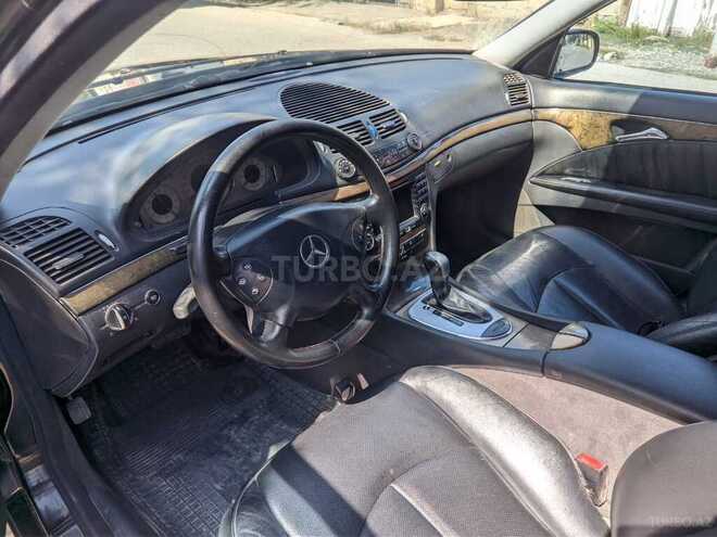 Mercedes E 260 2002, 355,000 km - 2.6 л - Quba