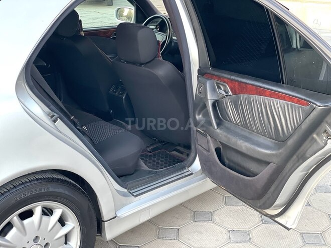 Mercedes E 220 d 1998, 450,382 km - 2.2 l - Sumqayıt