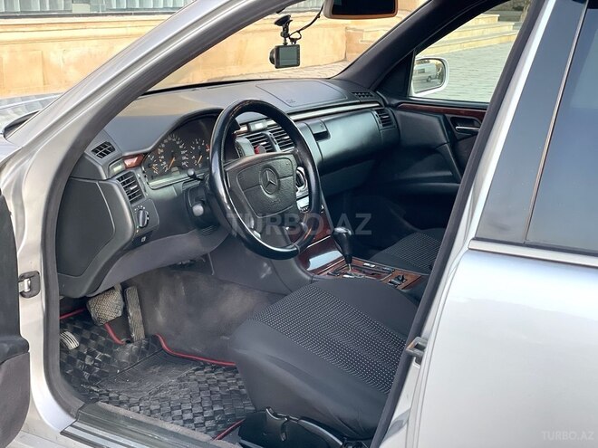 Mercedes E 220 d 1998, 450,382 km - 2.2 l - Sumqayıt