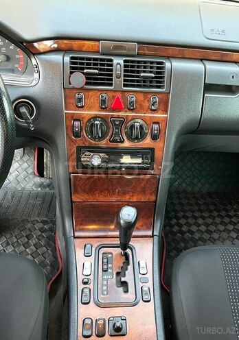 Mercedes E 220 d 1998, 450,382 km - 2.2 l - Sumqayıt