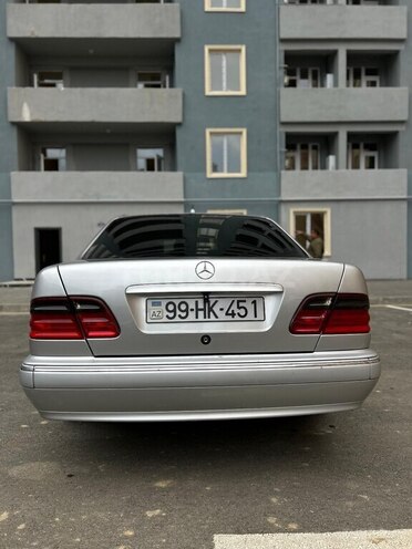 Mercedes E 240 2000, 348,836 km - 2.4 l - Bakı