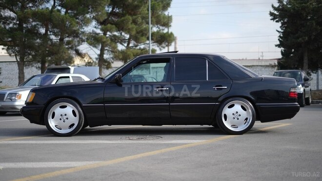 Mercedes E 220 1995, 430,000 km - 2.2 l - Bakı