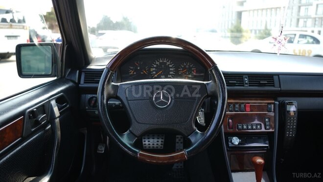 Mercedes E 220 1995, 430,000 km - 2.2 l - Bakı