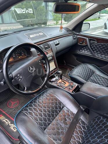 Mercedes E 240 1999, 354,000 km - 2.4 л - Bakı