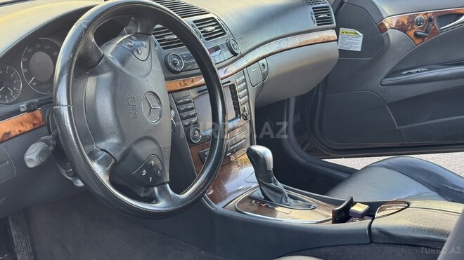 Mercedes E 320 2004, 313,000 km - 3.2 l - Şəki