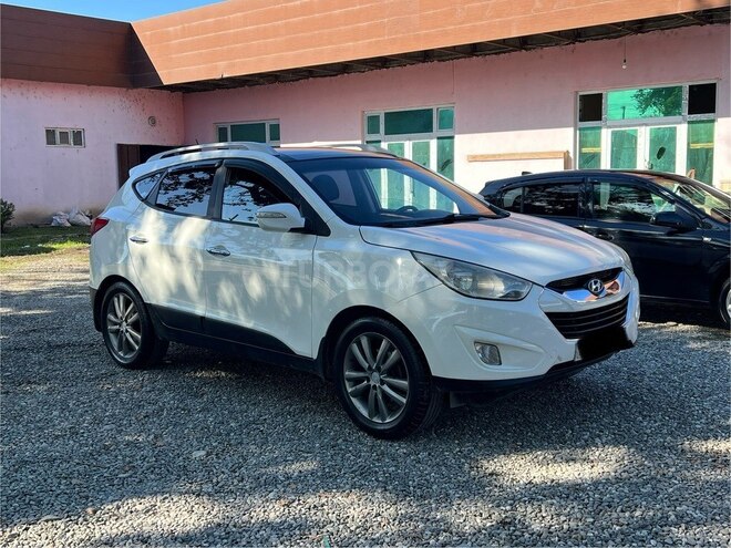 Hyundai ix35 2010, 210,000 km - 2.4 л - Xudat