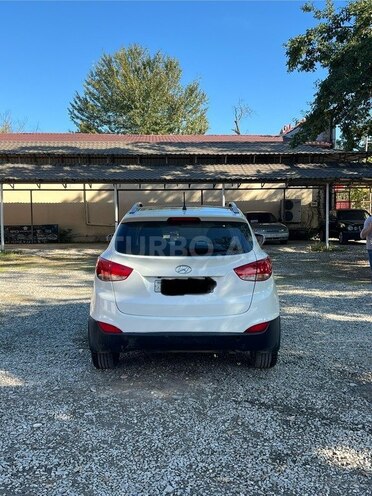 Hyundai ix35 2010, 210,000 km - 2.4 л - Xudat