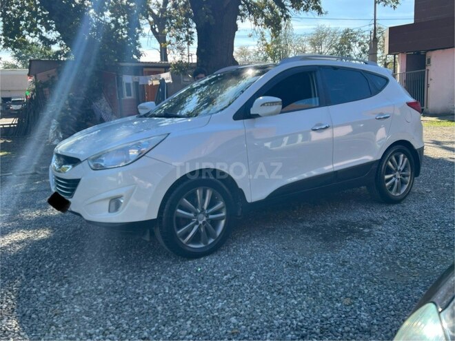Hyundai ix35 2010, 210,000 km - 2.4 л - Xudat