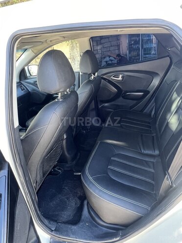 Hyundai ix35 2010, 210,000 km - 2.4 л - Xudat