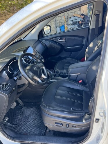 Hyundai ix35 2010, 210,000 km - 2.4 л - Xudat