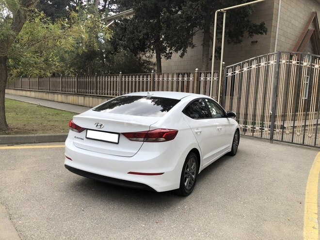 Hyundai Elantra 2017, 94,000 km - 2.0 л - Bakı