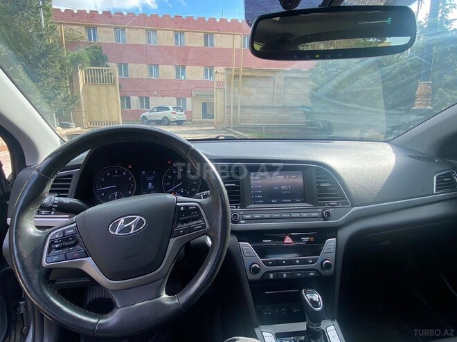 Hyundai Elantra 2017, 99,000 km - 2.0 l - Bakı